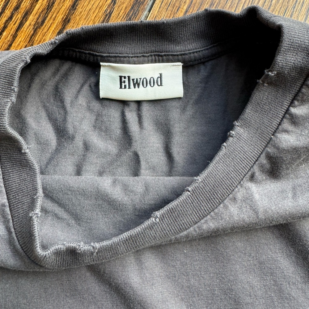 Elwood Men’s Oversize Cropped Core Tee - Picture 4 of 9